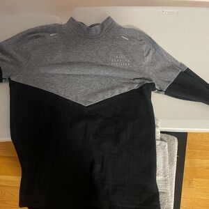 Nike Gray Running Division Sweatshirt Size M